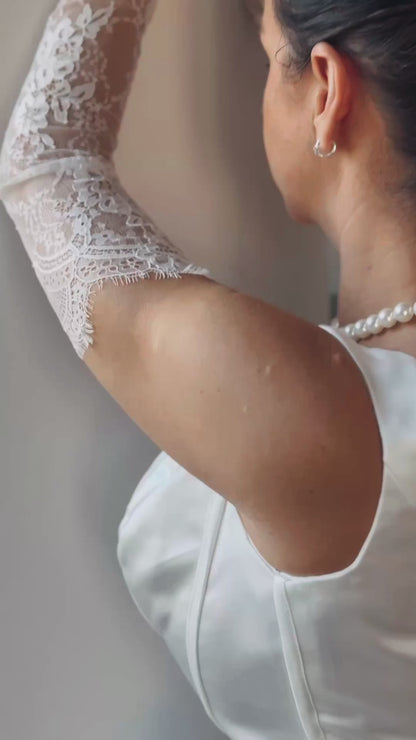 Chantilly Lace Scallop Bridal Sleeves