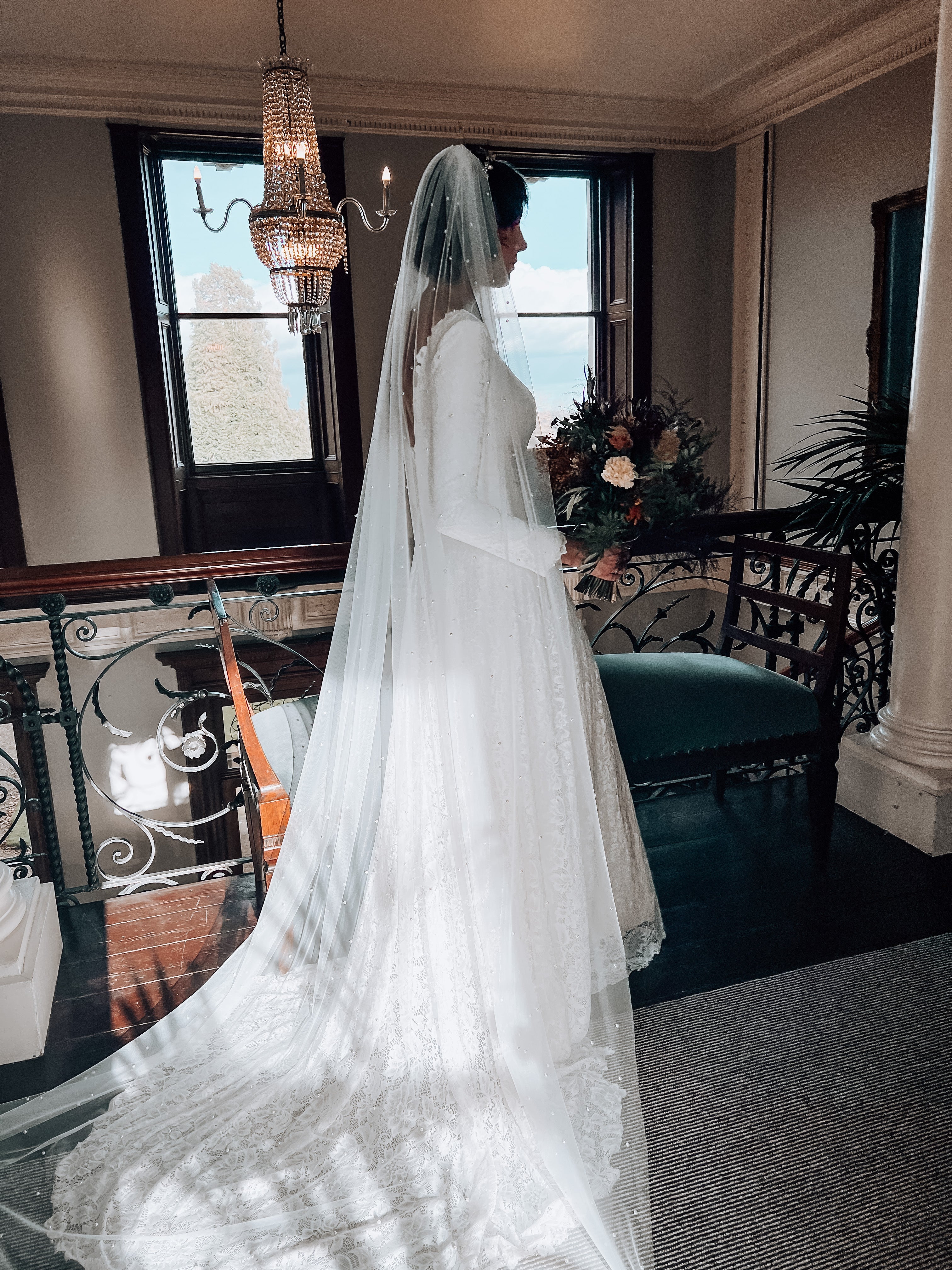 Traditional Long Sleeve Wedding Dress - Velo Bianco